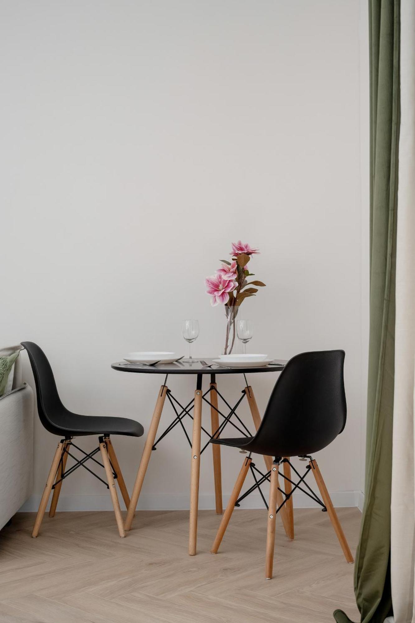 Komfortowe I Przytulne Studio Blisko Parku Wroclaw By Noclegi Renters Exterior foto